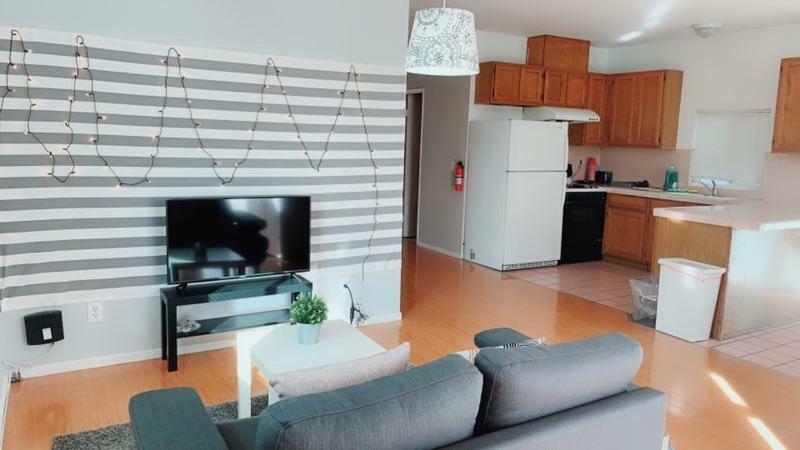 Апартаменти Pasadena Single House 3B1B 三房一厅一厨一浴 Екстер'єр фото
